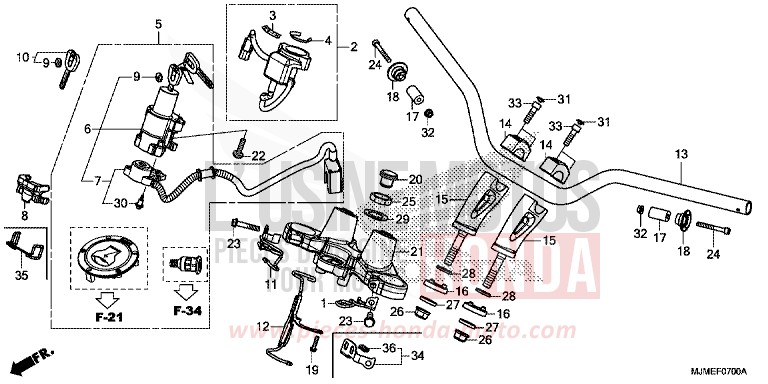 ROHRGRIFF/OBERE BRUECKE von VFR800X „Crossrunner“ PEARL GLARE WHITE (NHB53) von 2015